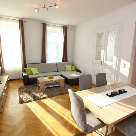 Checkvienna - Simmeringer Hauptstrasse Bagian luar foto