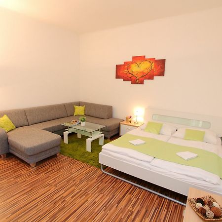 Checkvienna - Simmeringer Hauptstrasse Bagian luar foto