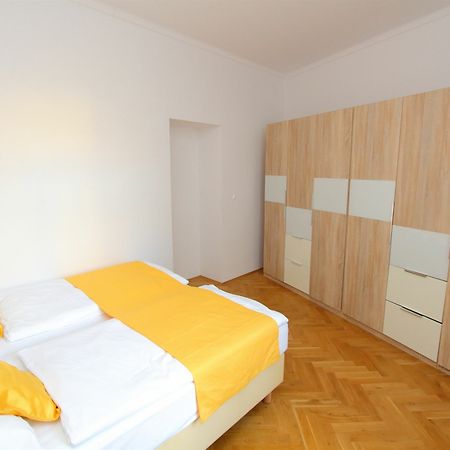 Checkvienna - Simmeringer Hauptstrasse Bagian luar foto