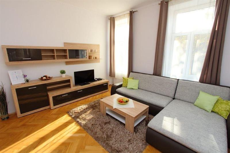 Checkvienna - Simmeringer Hauptstrasse Bagian luar foto