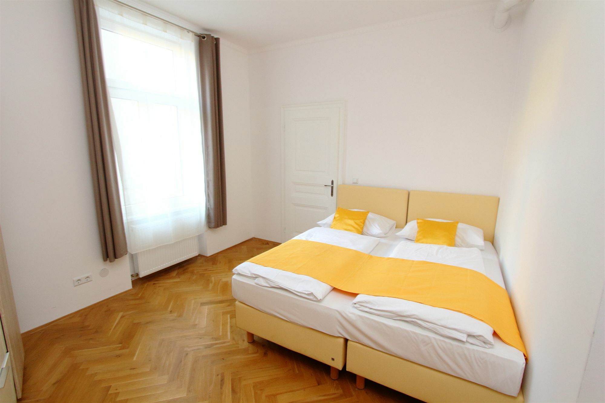 Checkvienna - Simmeringer Hauptstrasse Bagian luar foto