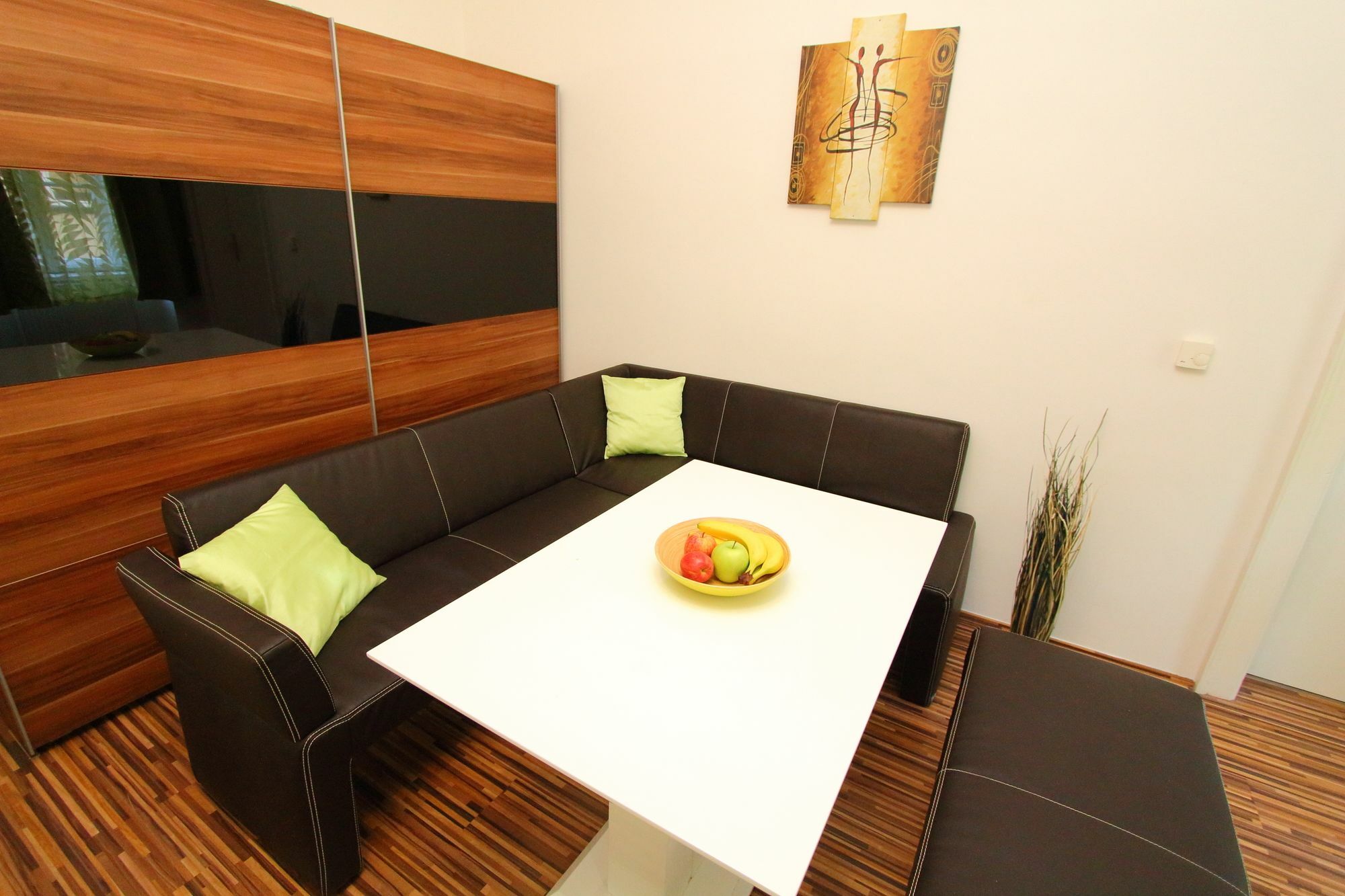 Checkvienna - Simmeringer Hauptstrasse Bagian luar foto