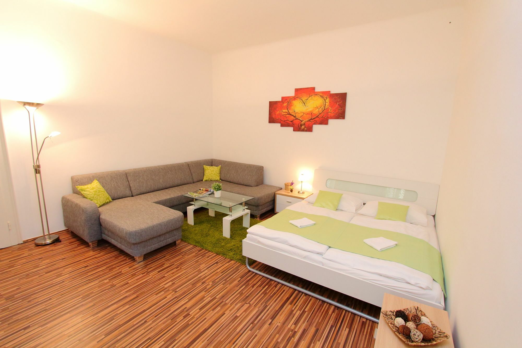 Checkvienna - Simmeringer Hauptstrasse Bagian luar foto