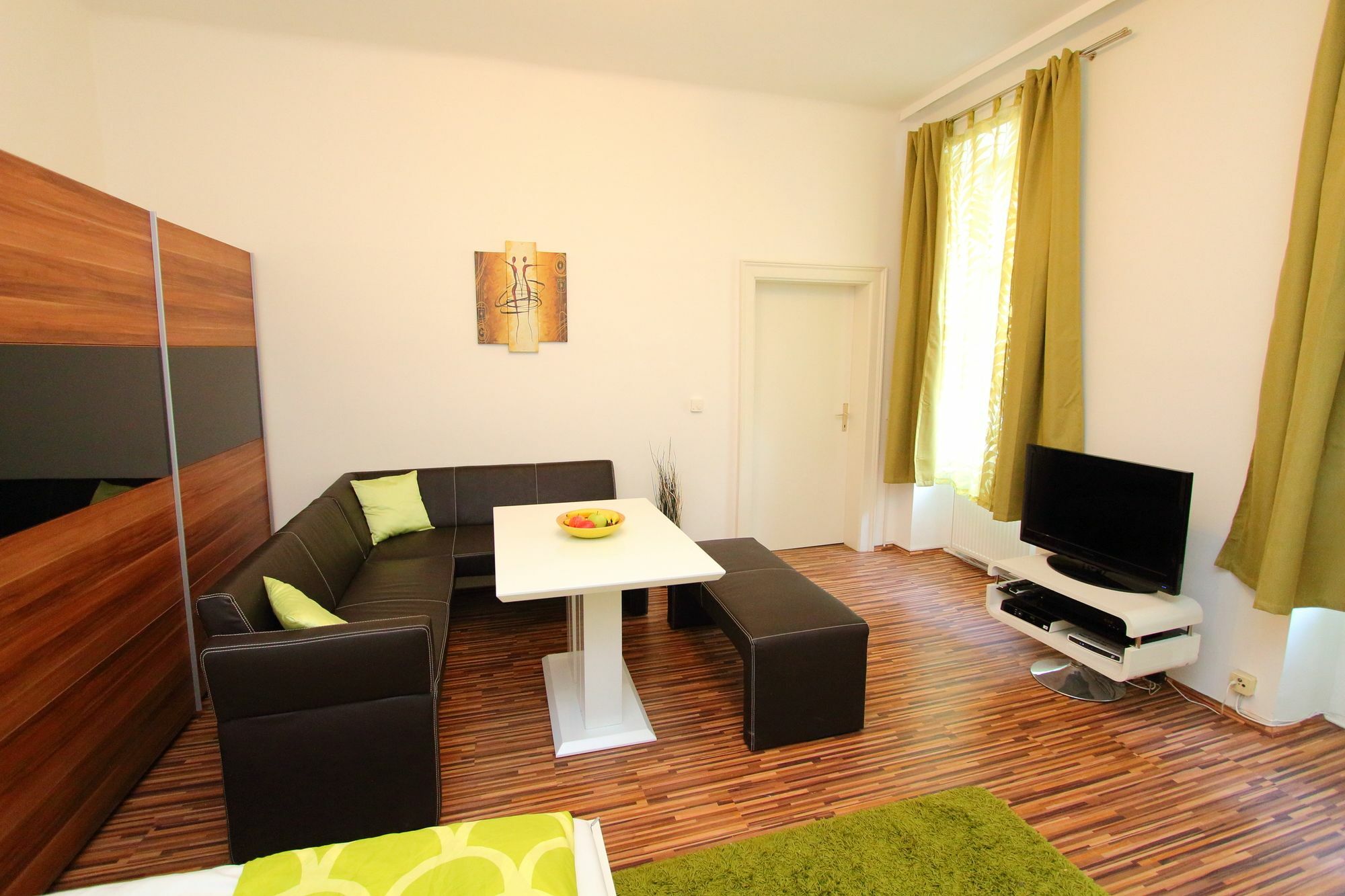 Checkvienna - Simmeringer Hauptstrasse Bagian luar foto