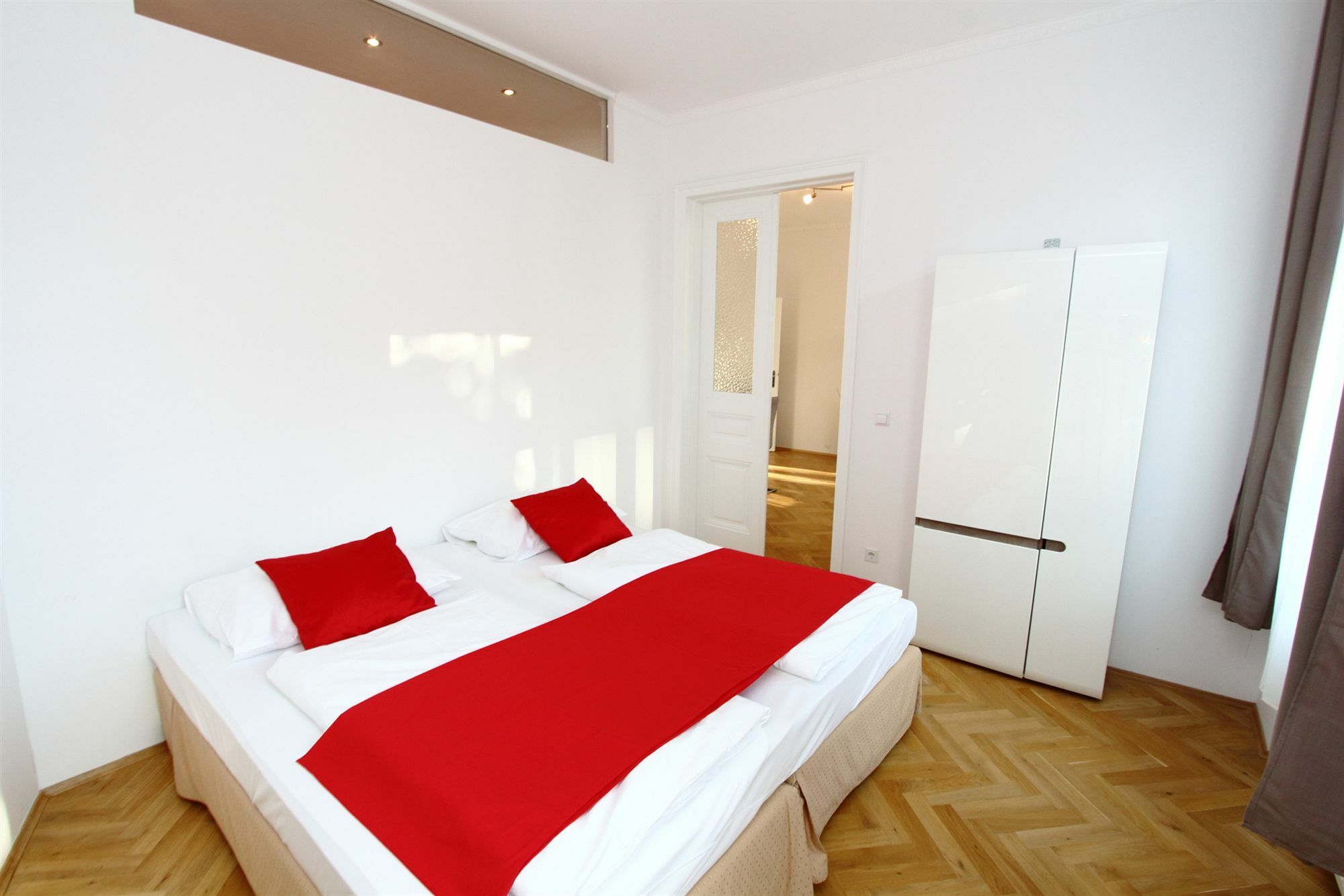 Checkvienna - Simmeringer Hauptstrasse Bagian luar foto